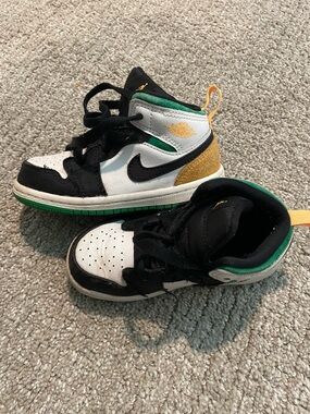 Nike Kids Black White Green Gold High-Top Sneakers